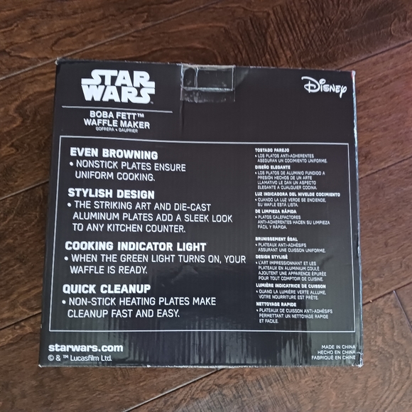 NEW Star Wars Boba Fett Waffle Maker - Picture 2 of 5